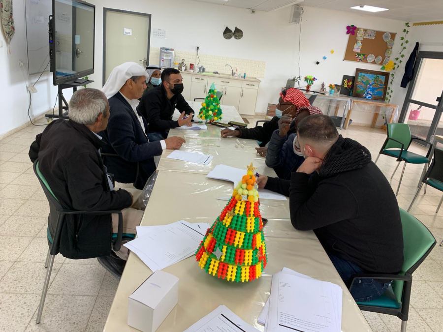  رهط -جولة ميدانية لمساعدة السكان على تعبئة استبيان قياس التعاون والتكاتف بين أبناء البلد